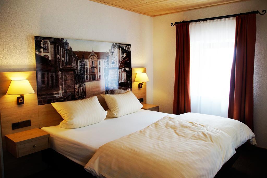 Gasthof Adler Schillingsfürst Zimmer foto